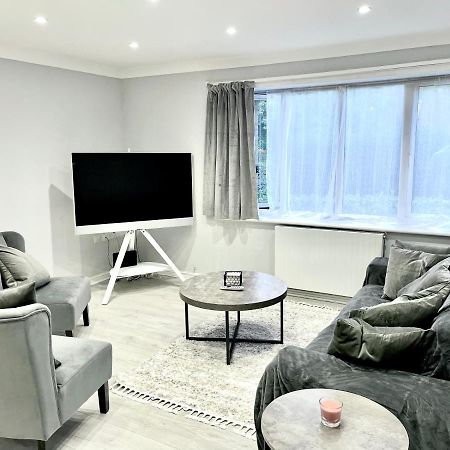 Lovely 1 Bed Apartment, 15Mins From Central Londýn Exteriér fotografie
