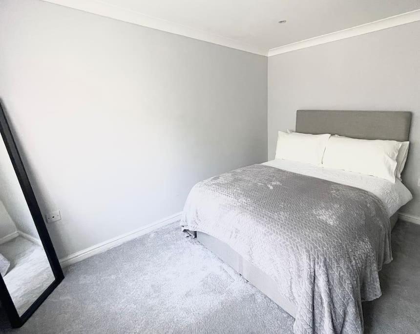 Lovely 1 Bed Apartment, 15Mins From Central Londýn Exteriér fotografie